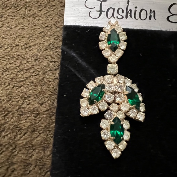 Formal/Prom Earring - Picture 2 of 2
